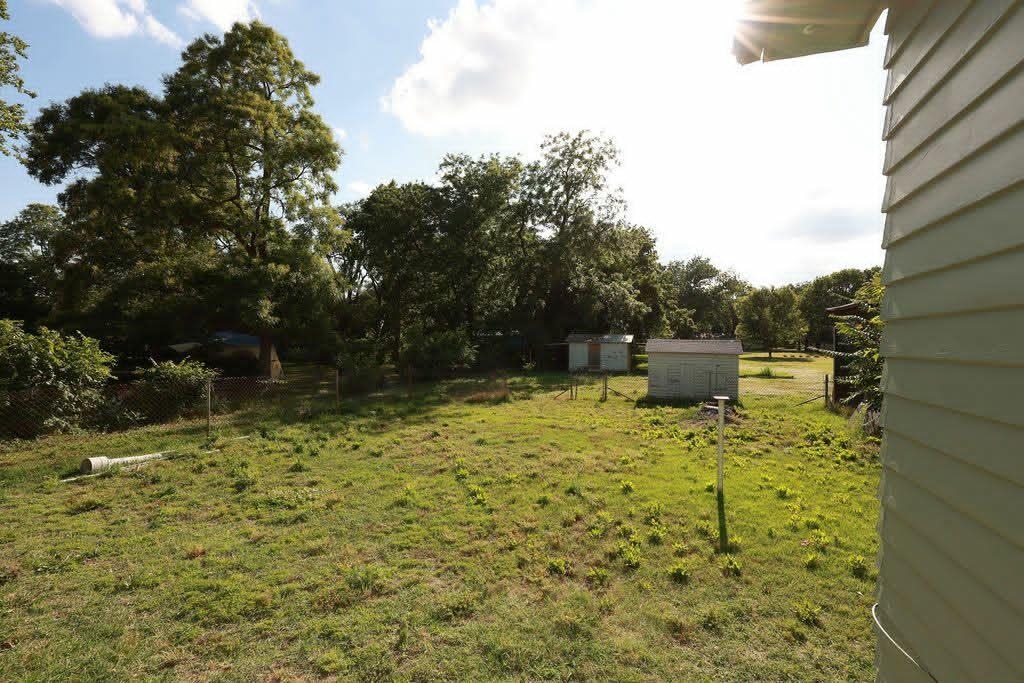 3229 N Salina Avenue Wichita KS 67204