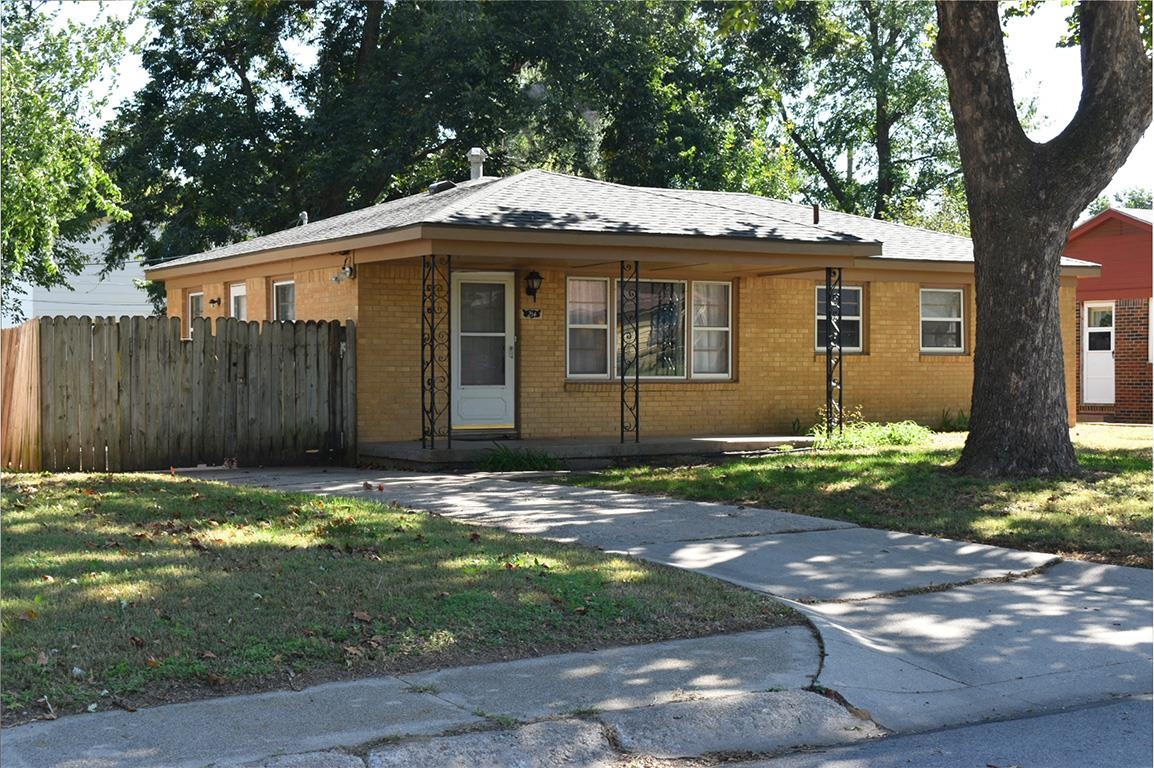 214 Stearns Avenue Haysville KS 67060