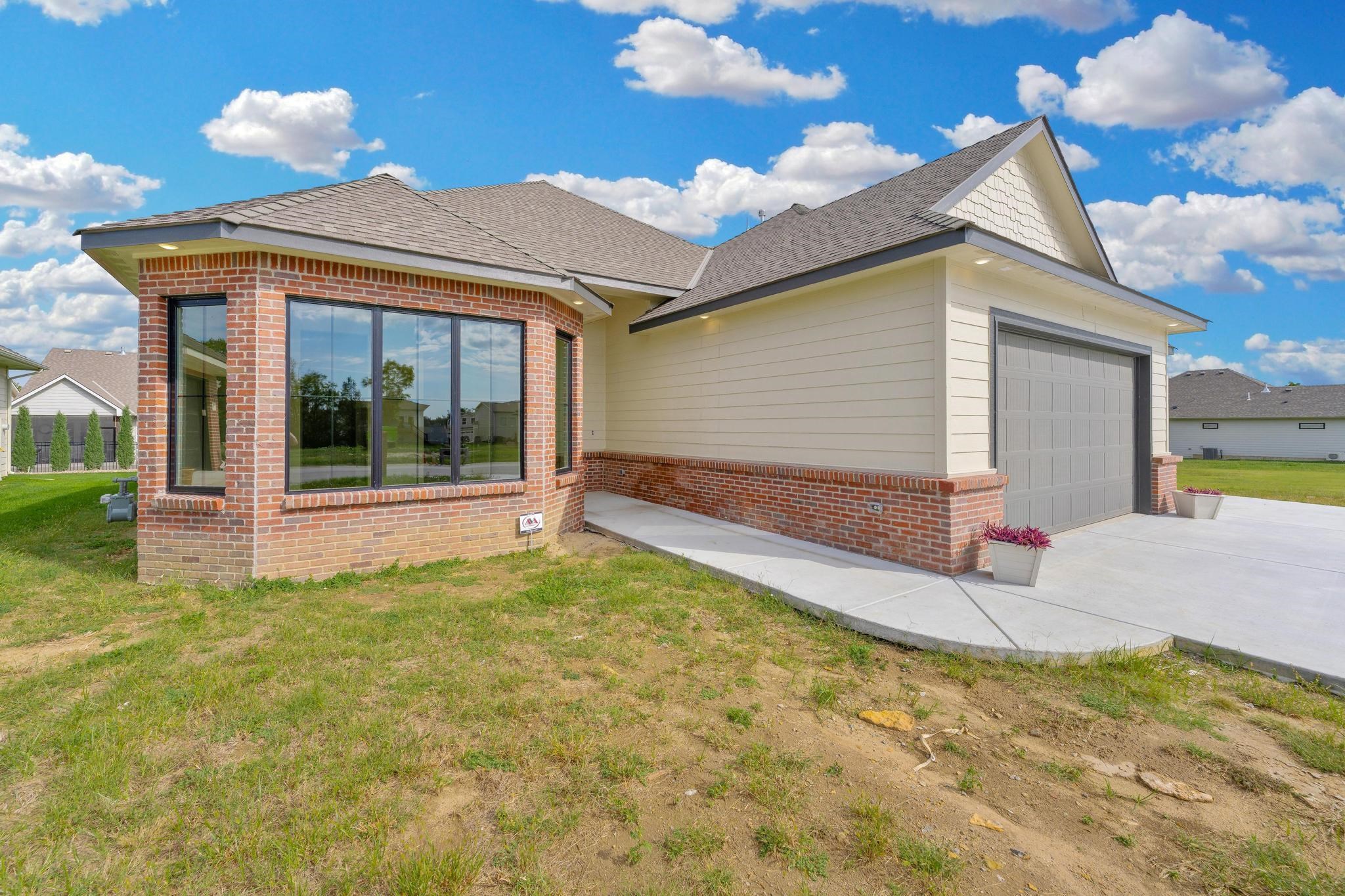 369 N Jackson Heights Court Wichita KS 67206