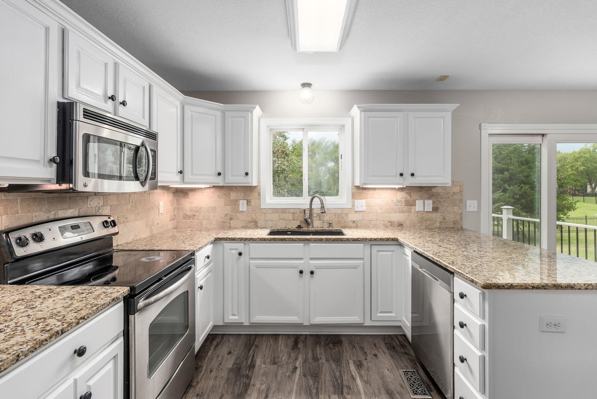 1911 N Pineview Drive Andover KS 67002