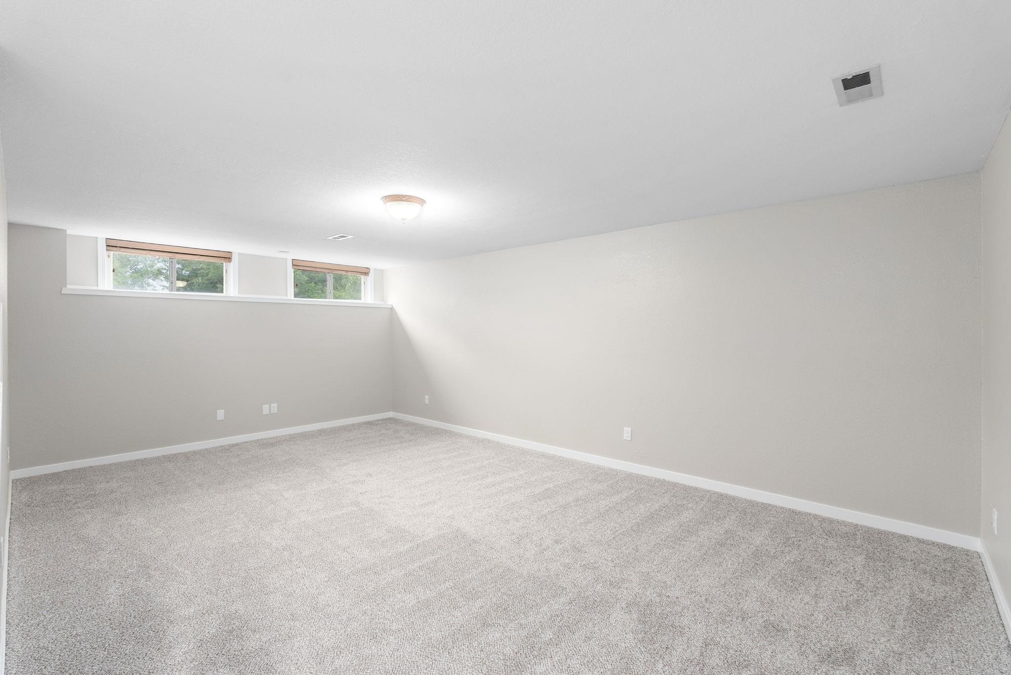 1911 N Pineview Drive Andover KS 67002