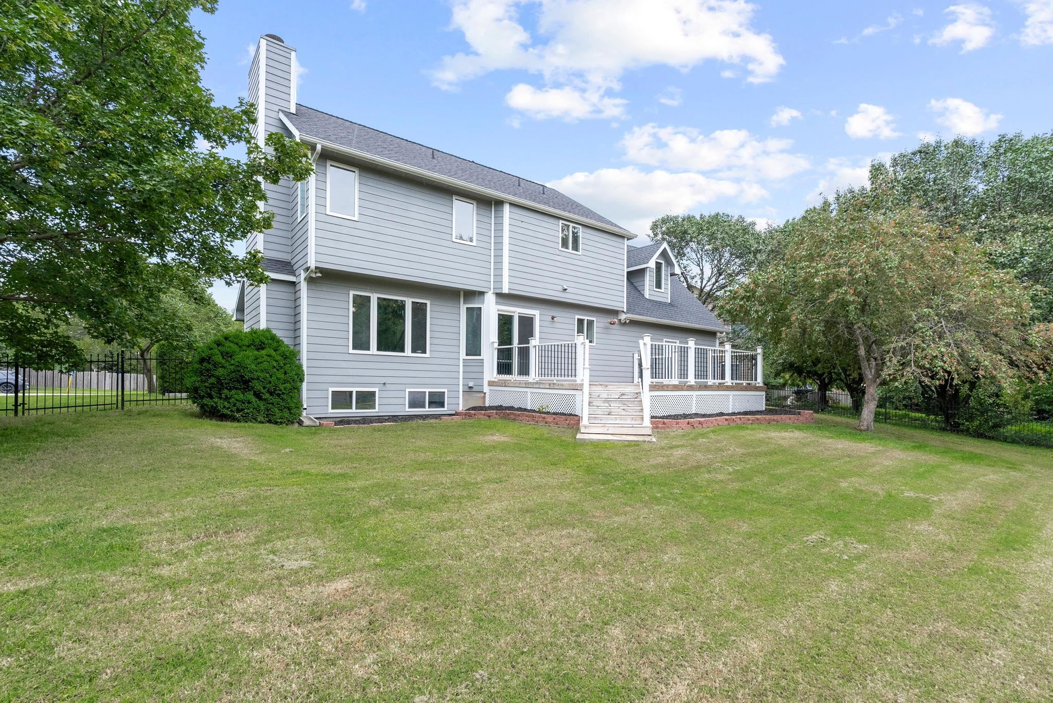 1911 N Pineview Drive Andover KS 67002