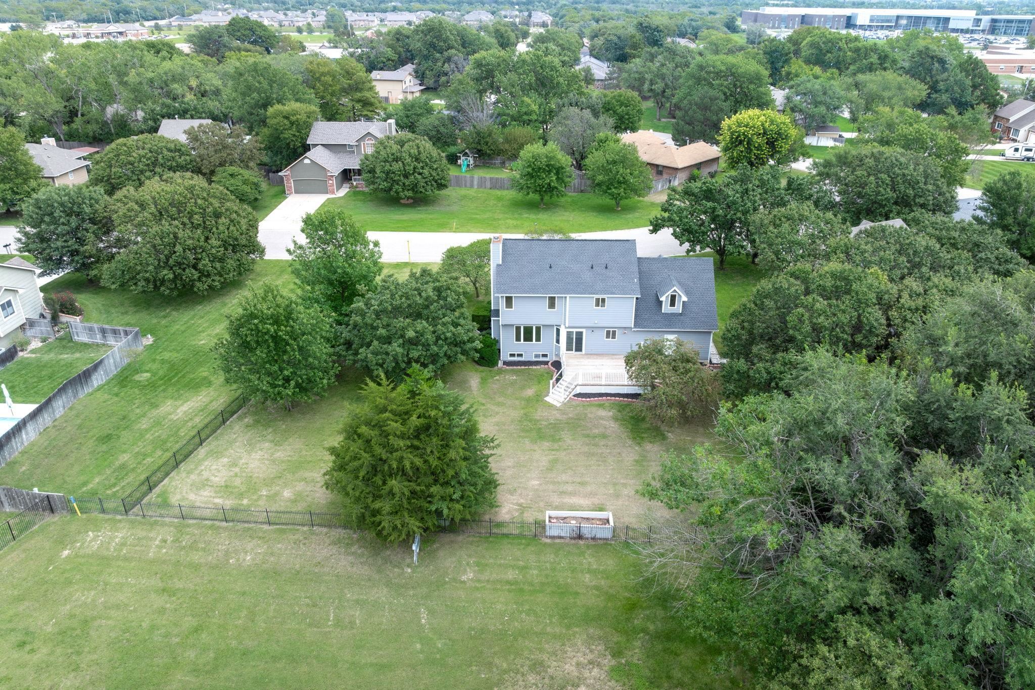 1911 N Pineview Drive Andover KS 67002