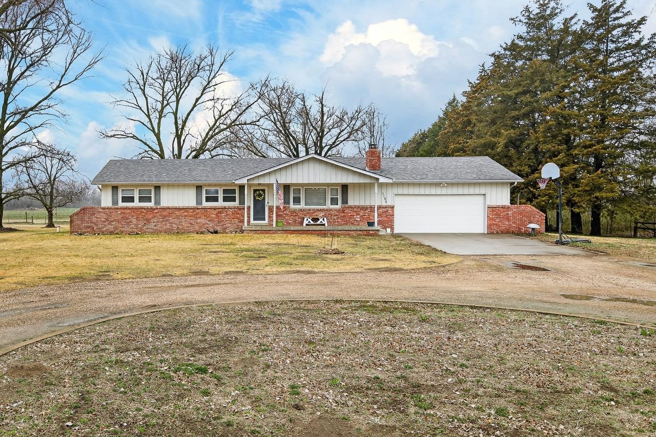 1155 N Oliver Road Belle Plaine KS 67013