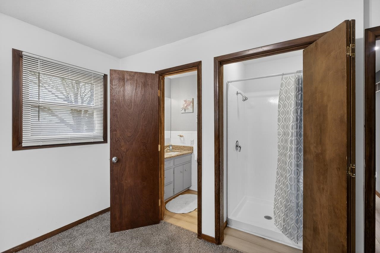 1155 N Oliver Road Belle Plaine KS 67013