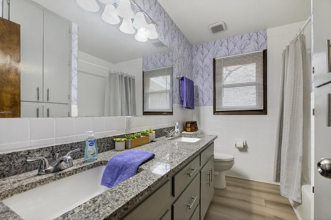 1155 N Oliver Road Belle Plaine KS 67013