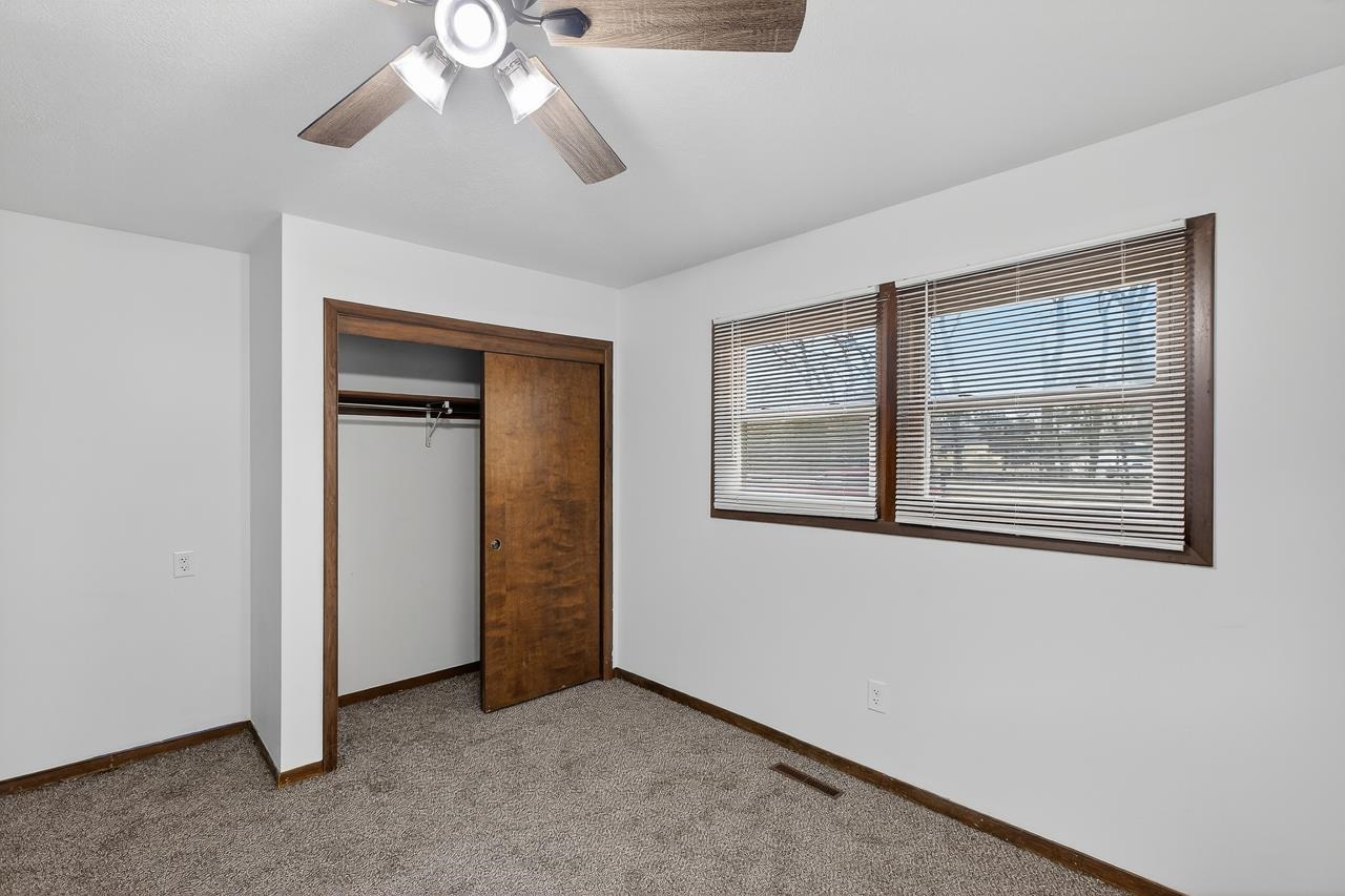 1155 N Oliver Road Belle Plaine KS 67013