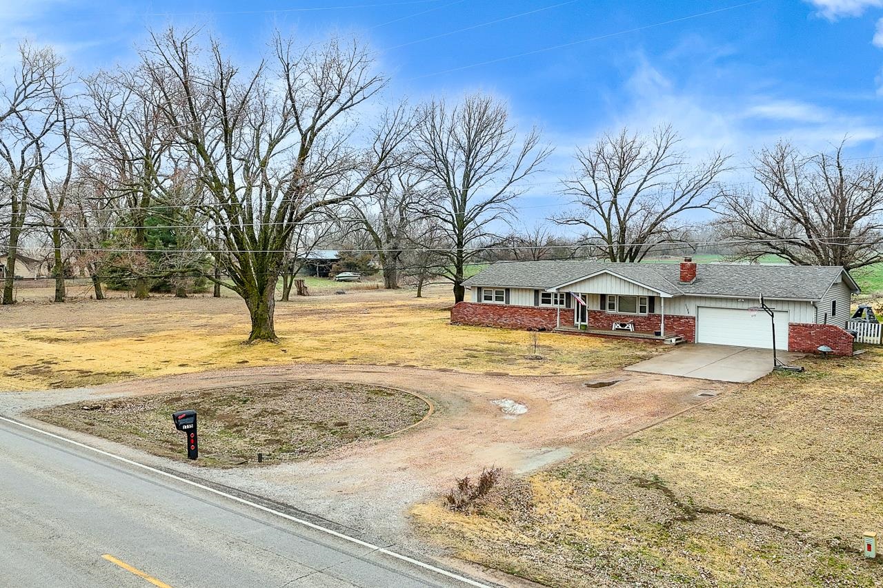 1155 N Oliver Road Belle Plaine KS 67013