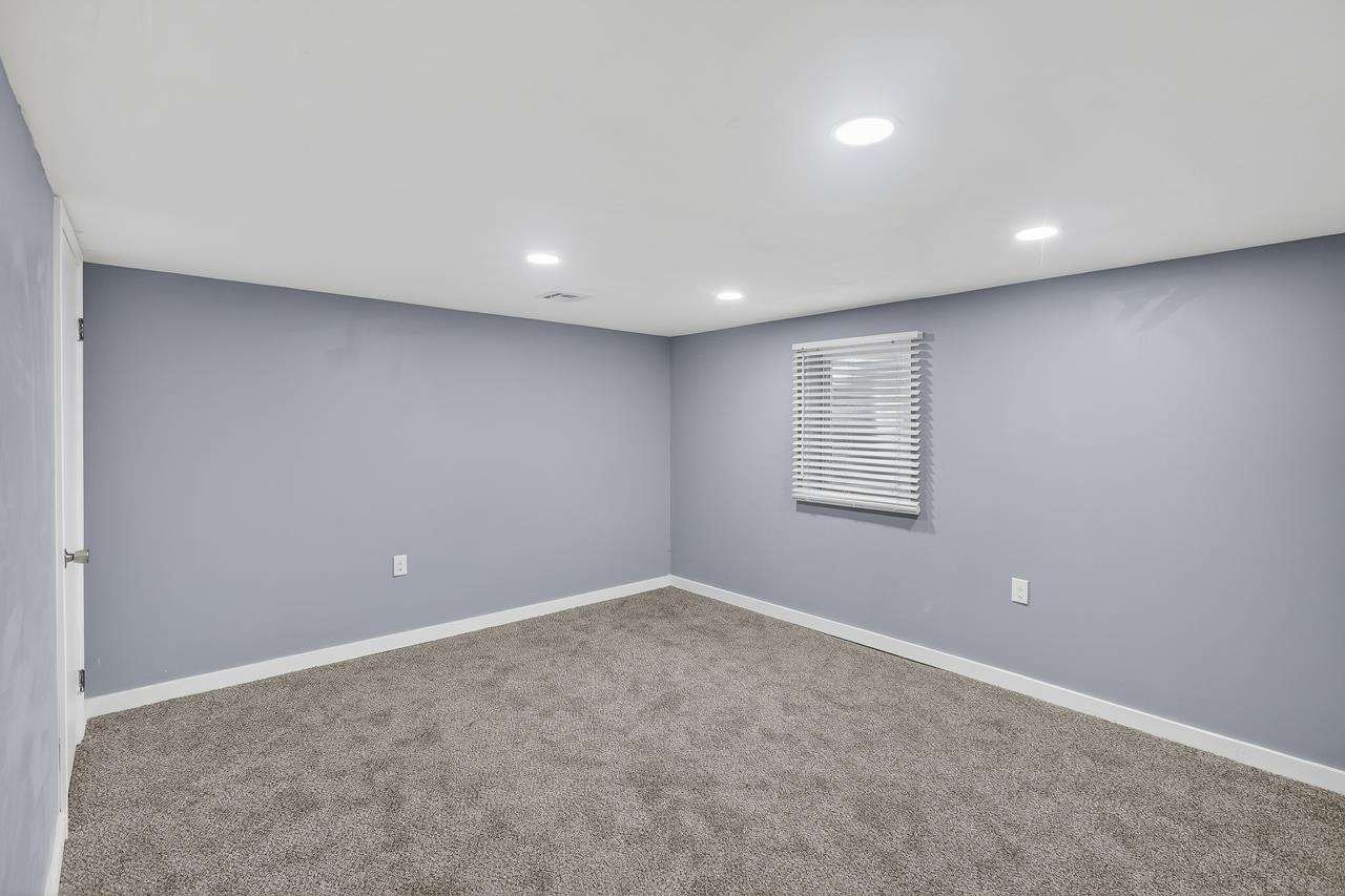 1155 N Oliver Road Belle Plaine KS 67013