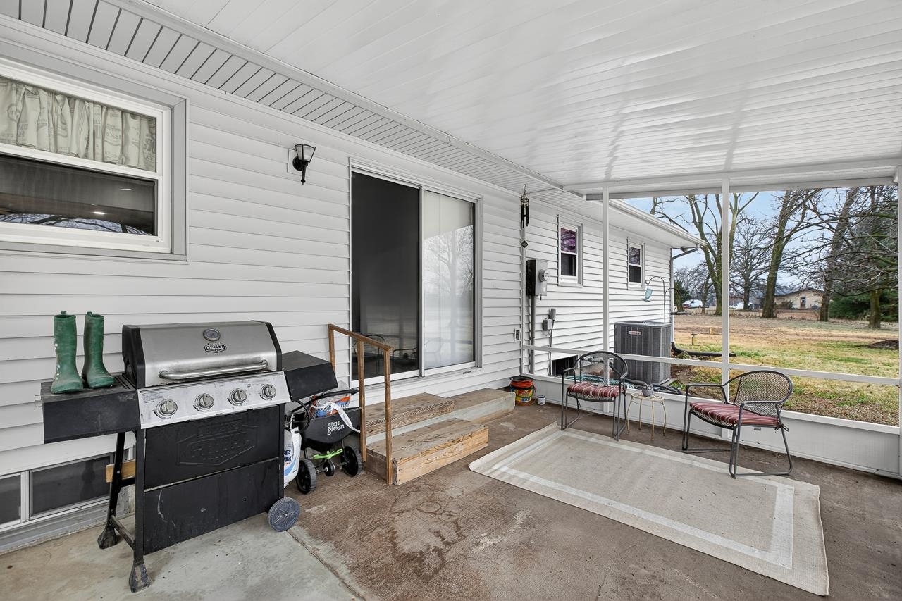 1155 N Oliver Road Belle Plaine KS 67013