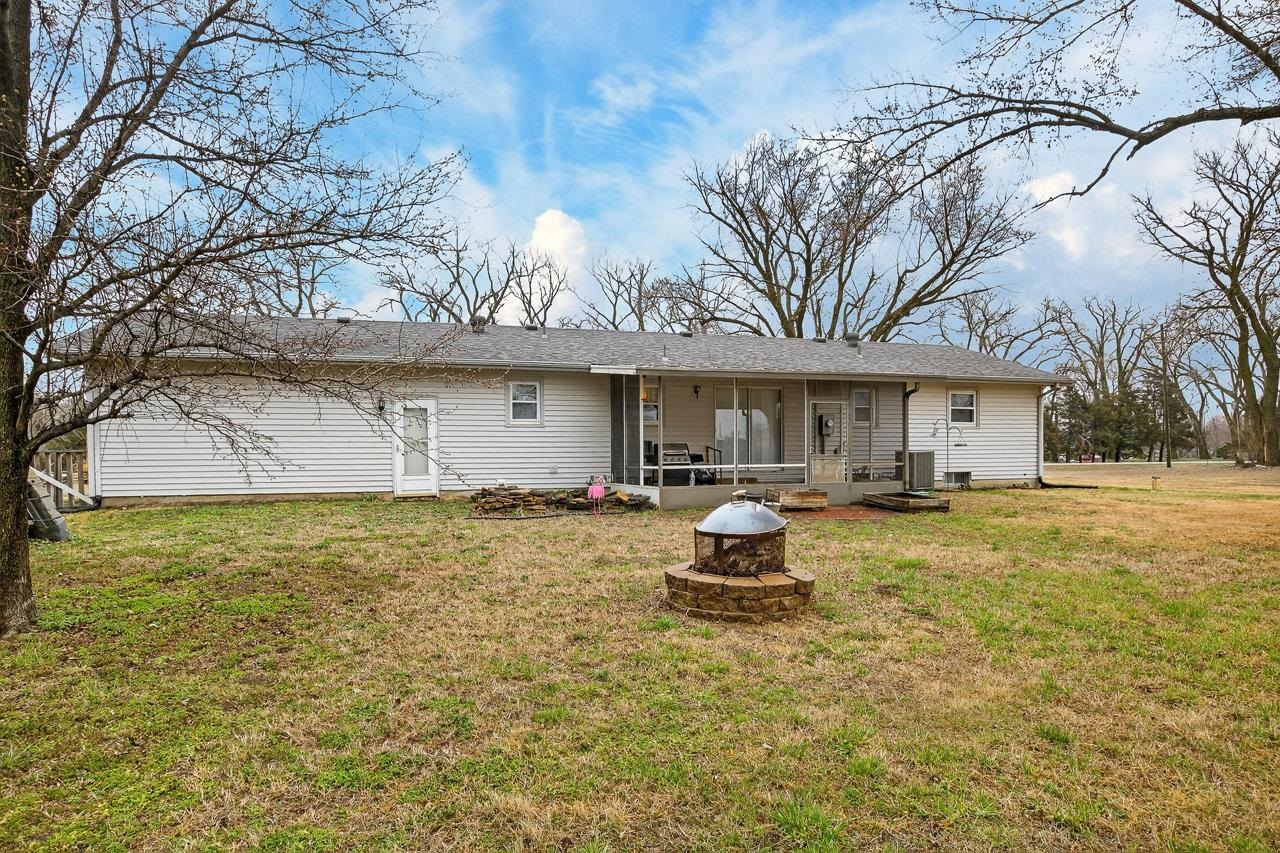 1155 N Oliver Road Belle Plaine KS 67013