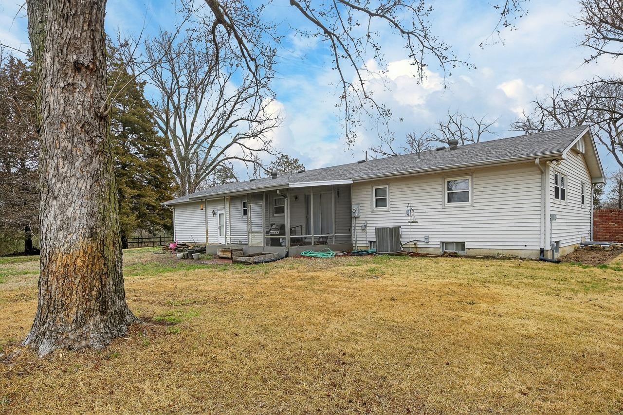 1155 N Oliver Road Belle Plaine KS 67013