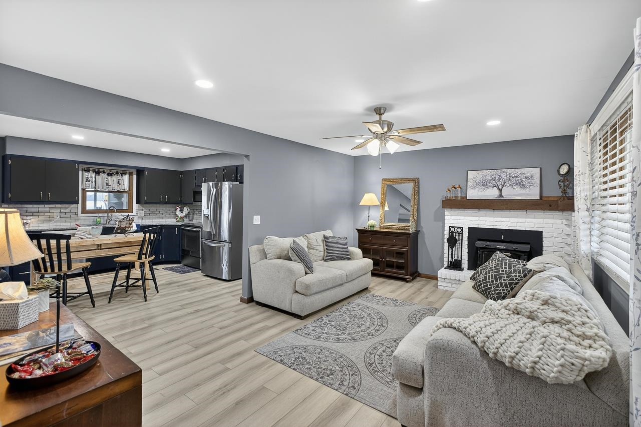 1155 N Oliver Road Belle Plaine KS 67013