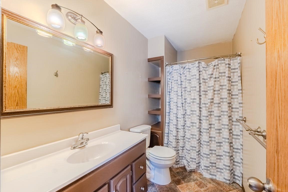 418 W Woodland Drive Derby KS 67037