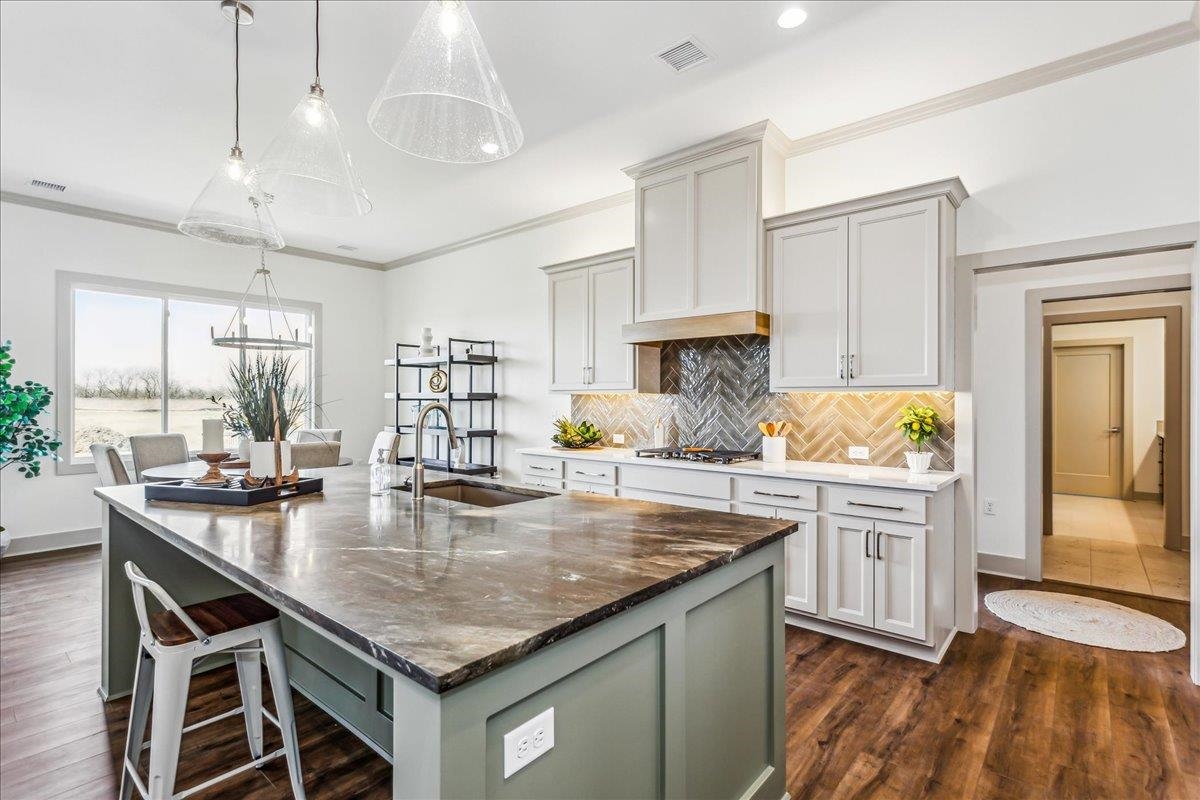 5918 E Forbes Court Bel Aire KS 67220