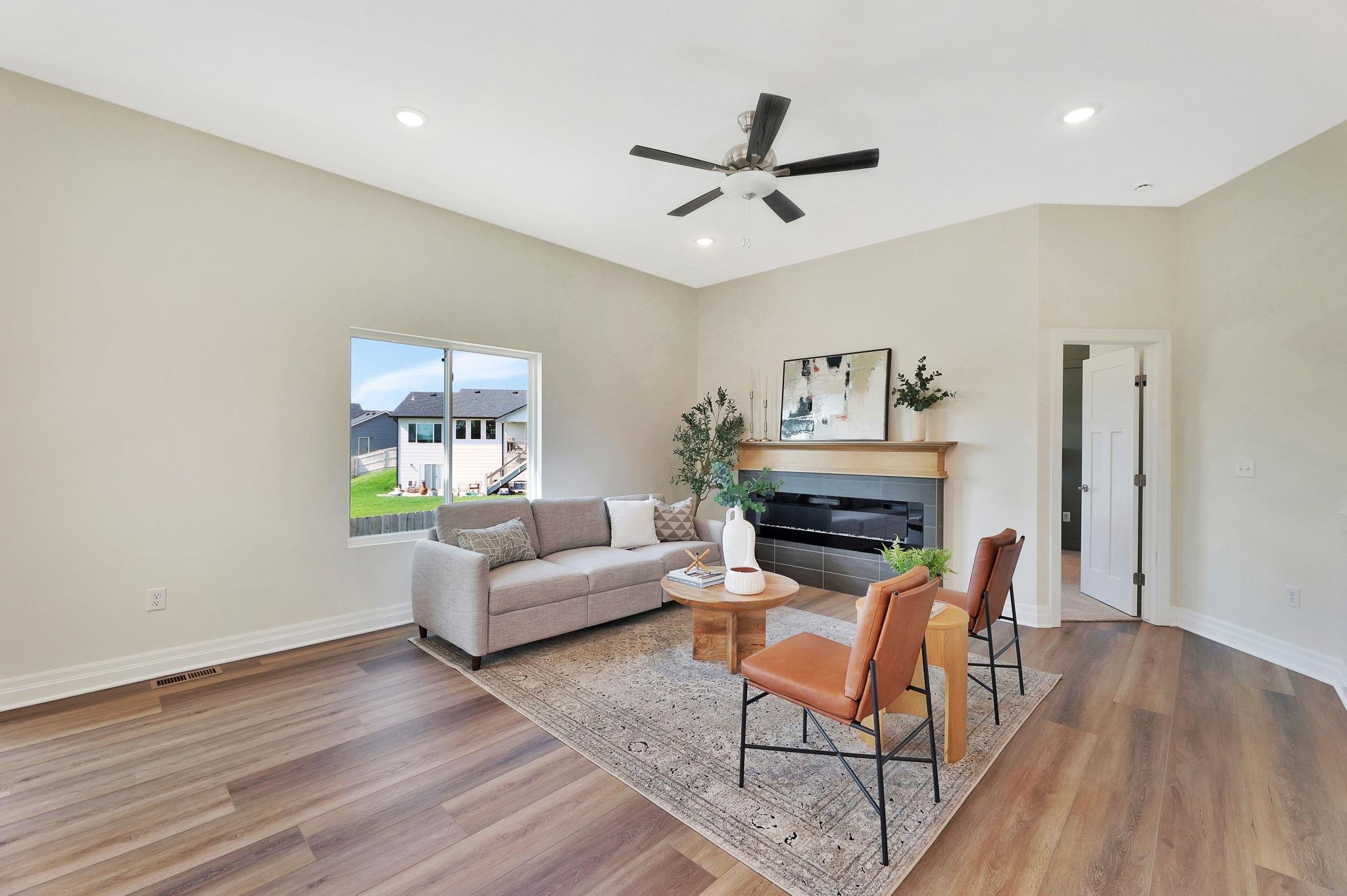 141 E Poplar Circle Goddard KS 67052