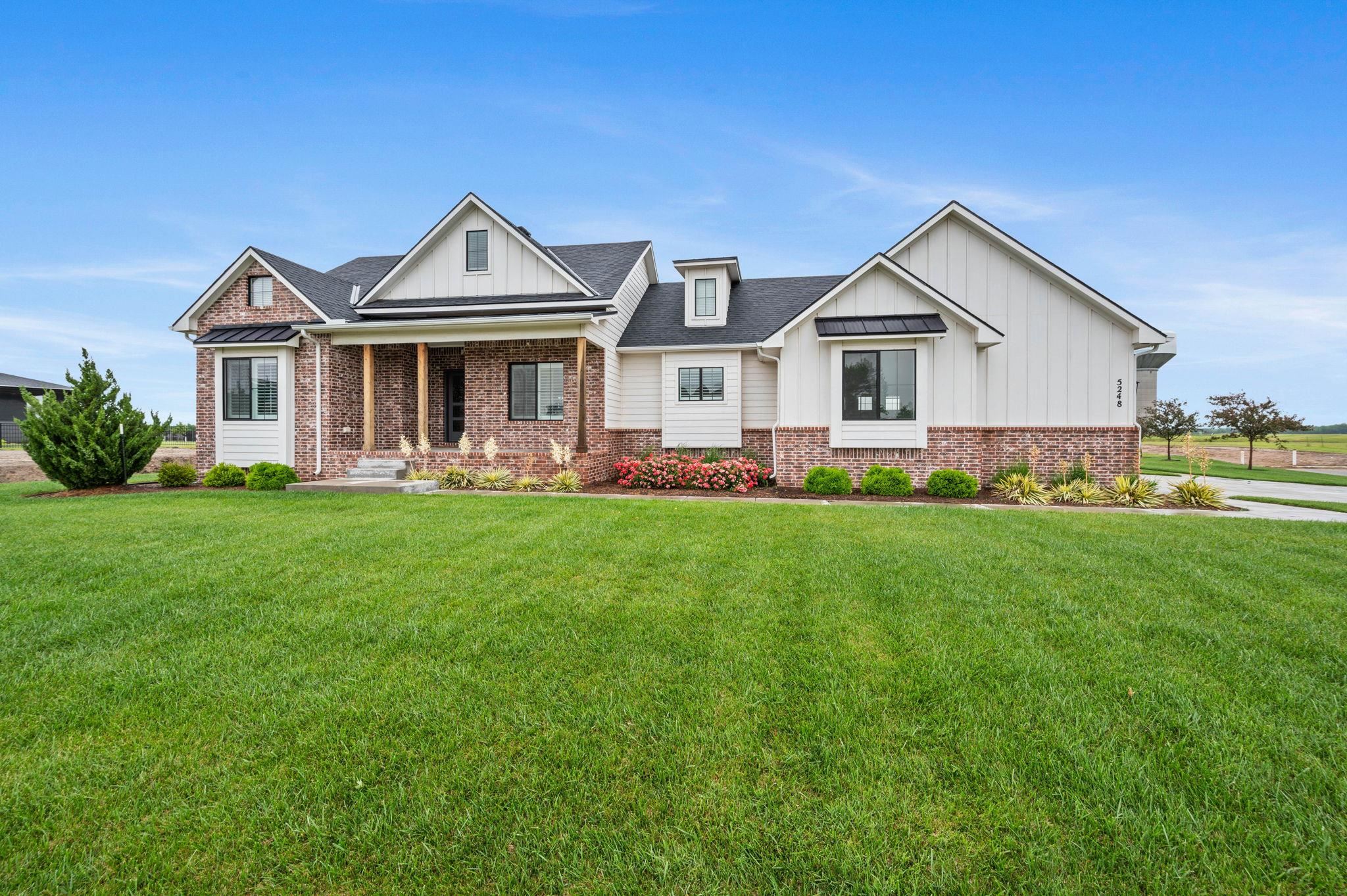 5248 N Colonial Avenue Bel Aire KS 67226