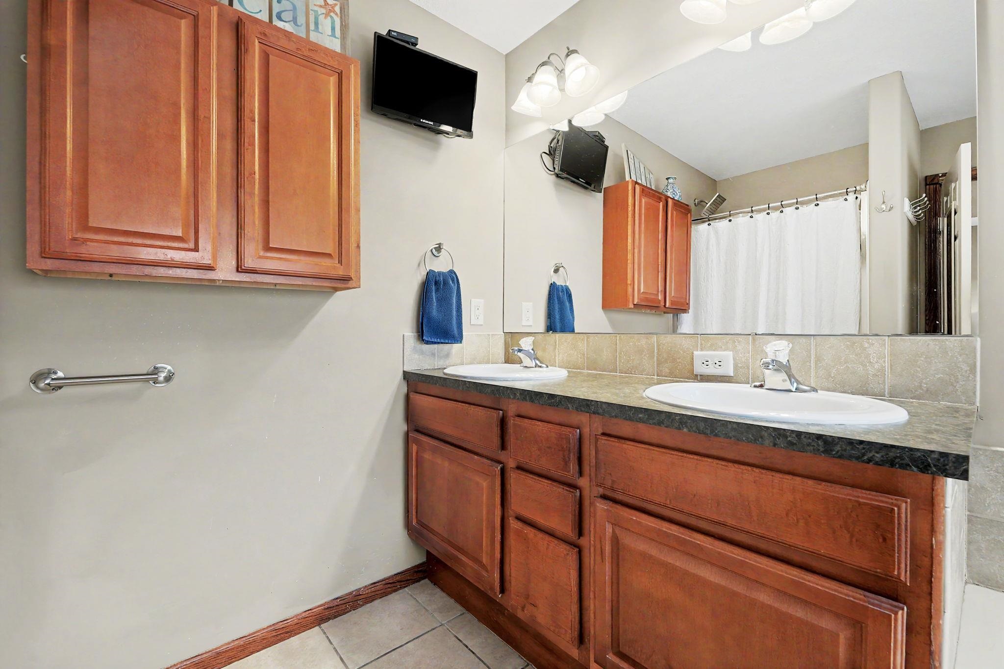 1357 N Forestview Wichita KS 67235