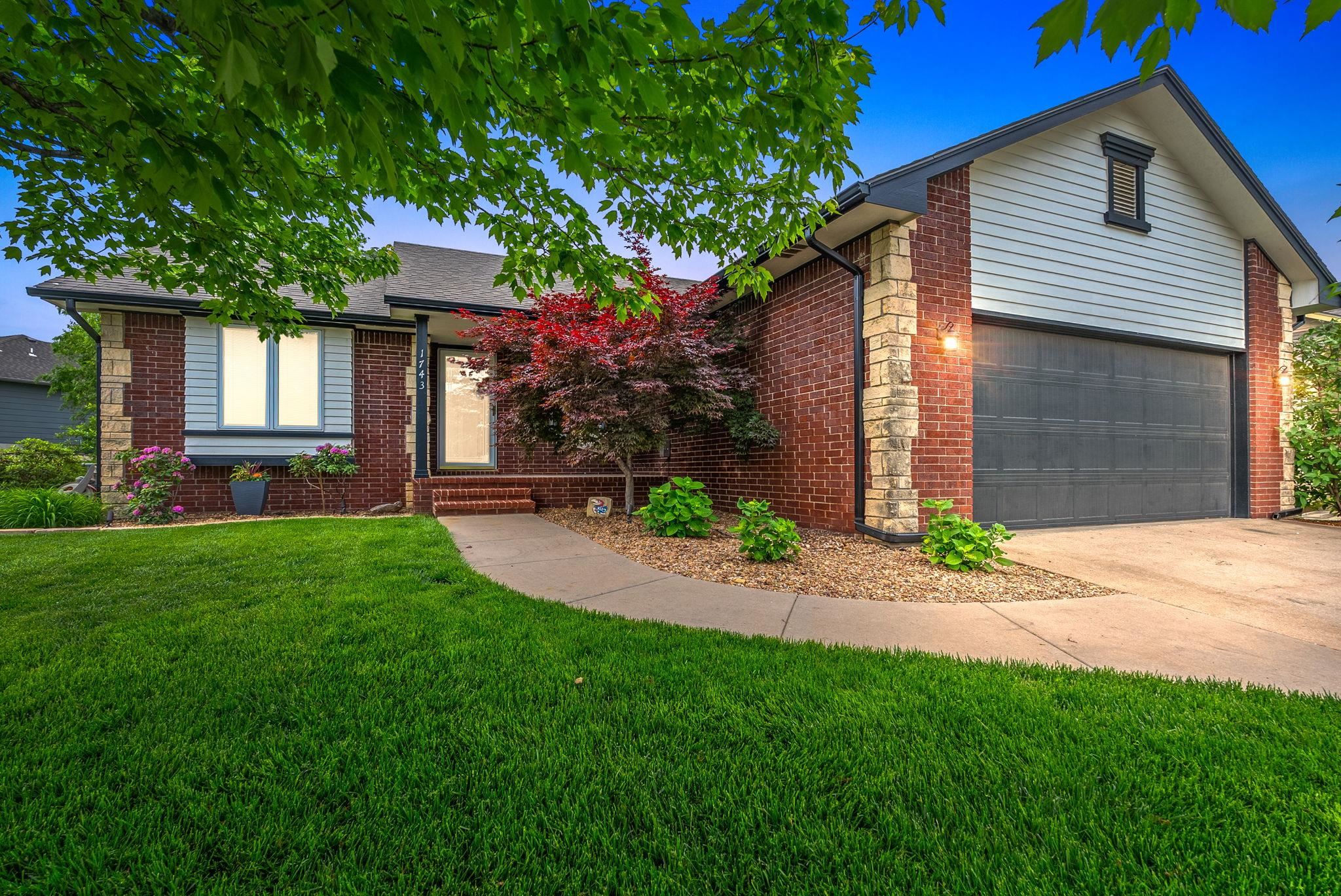 1743 E Oxford Circle Derby KS 67037