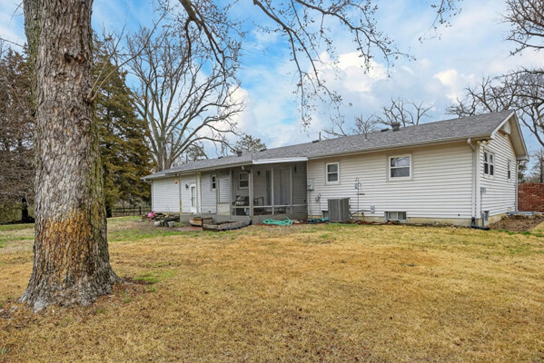 1155 N Oliver Road Belle Plaine KS 67013