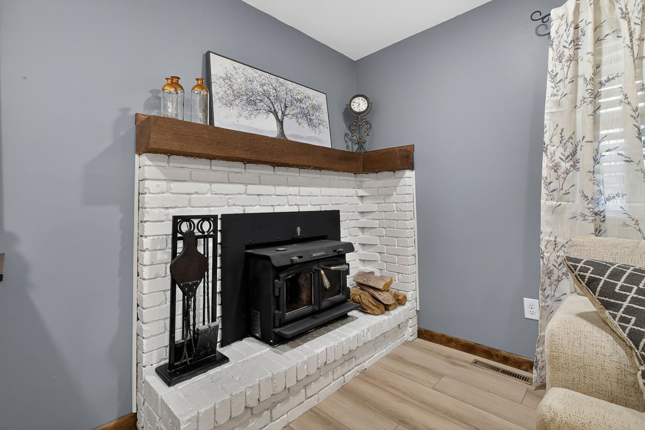 1155 N Oliver Road Belle Plaine KS 67013