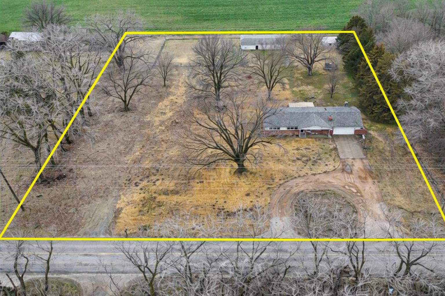 1155 N Oliver Road Belle Plaine KS 67013