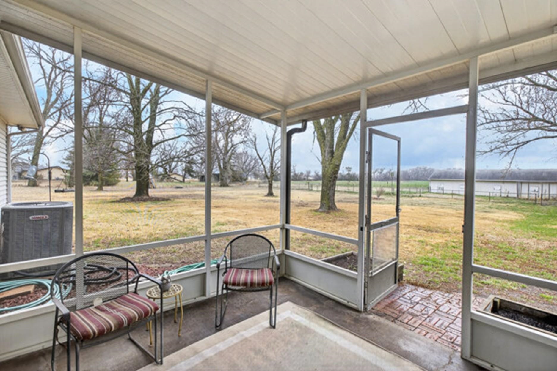 1155 N Oliver Road Belle Plaine KS 67013
