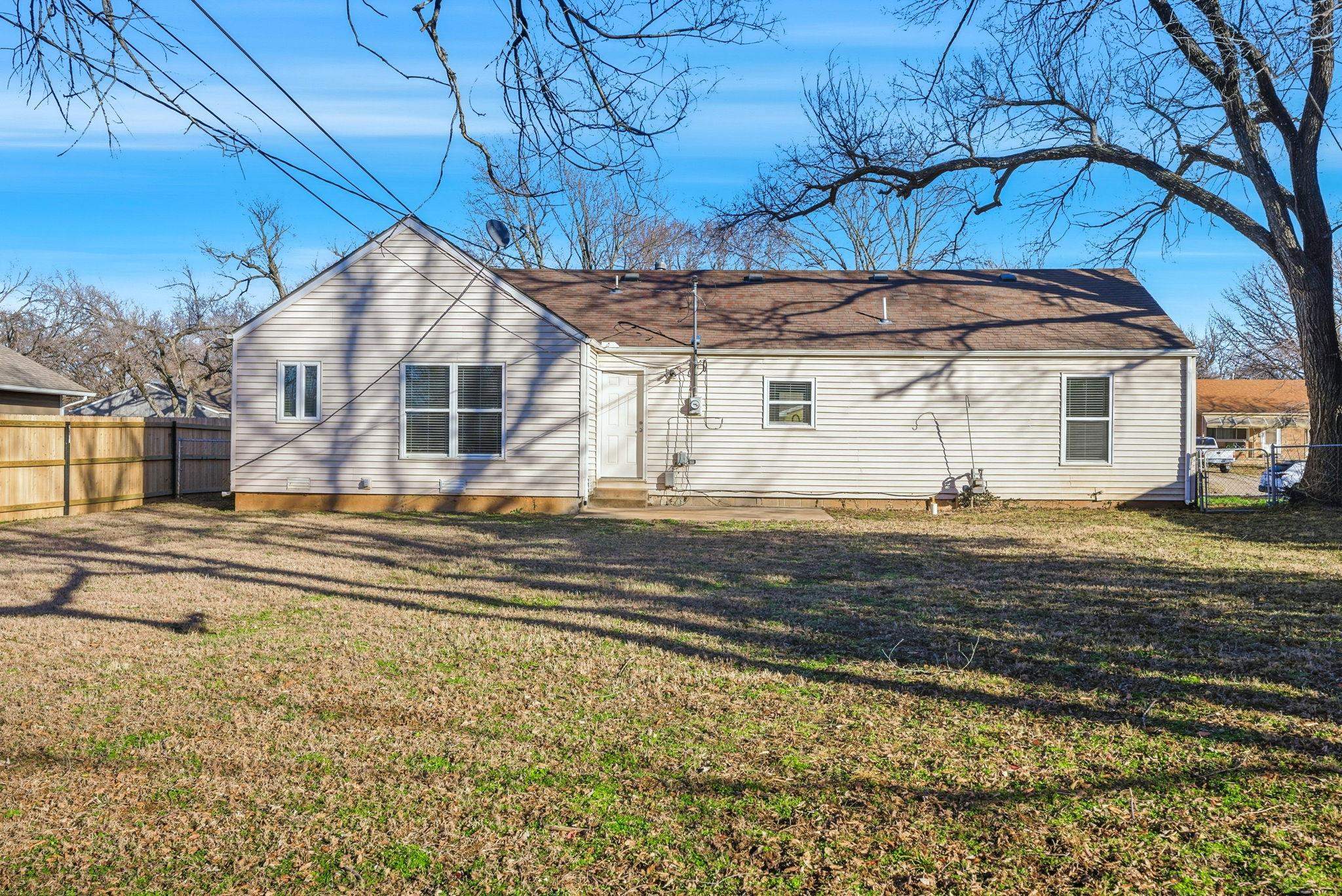 1619 Robbins Augusta KS 67010