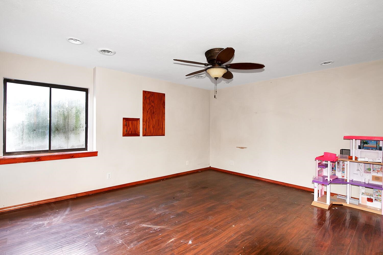 1130 N Burrows Belle Plaine KS 67013