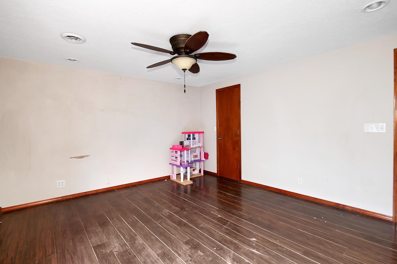 1130 N Burrows Belle Plaine KS 67013