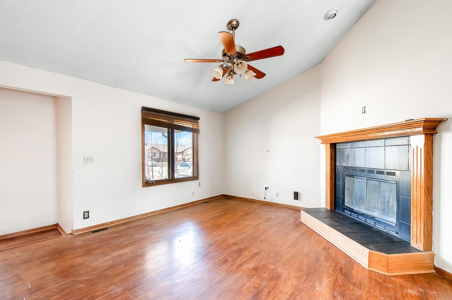 1130 N Burrows Belle Plaine KS 67013