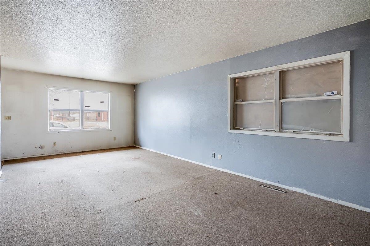 1607 E Del Mar Street Wichita KS 67216