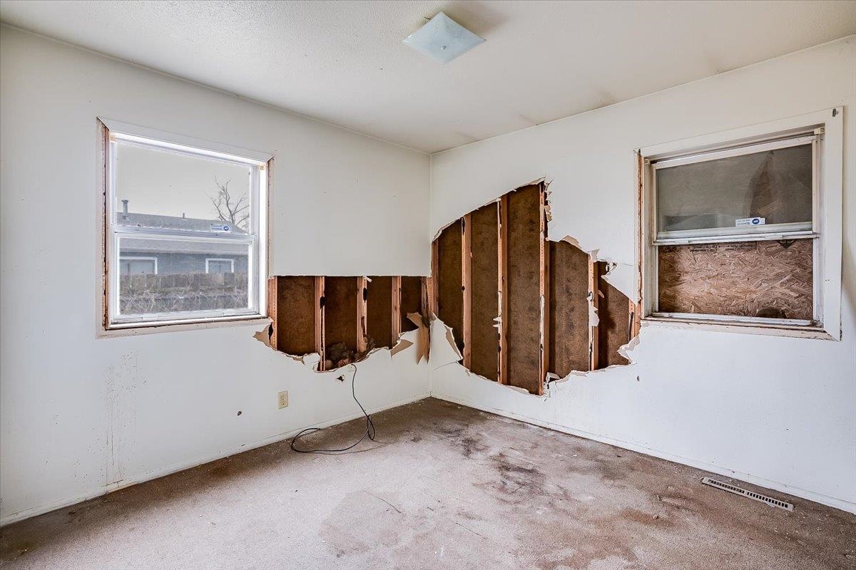 1607 E Del Mar Street Wichita KS 67216