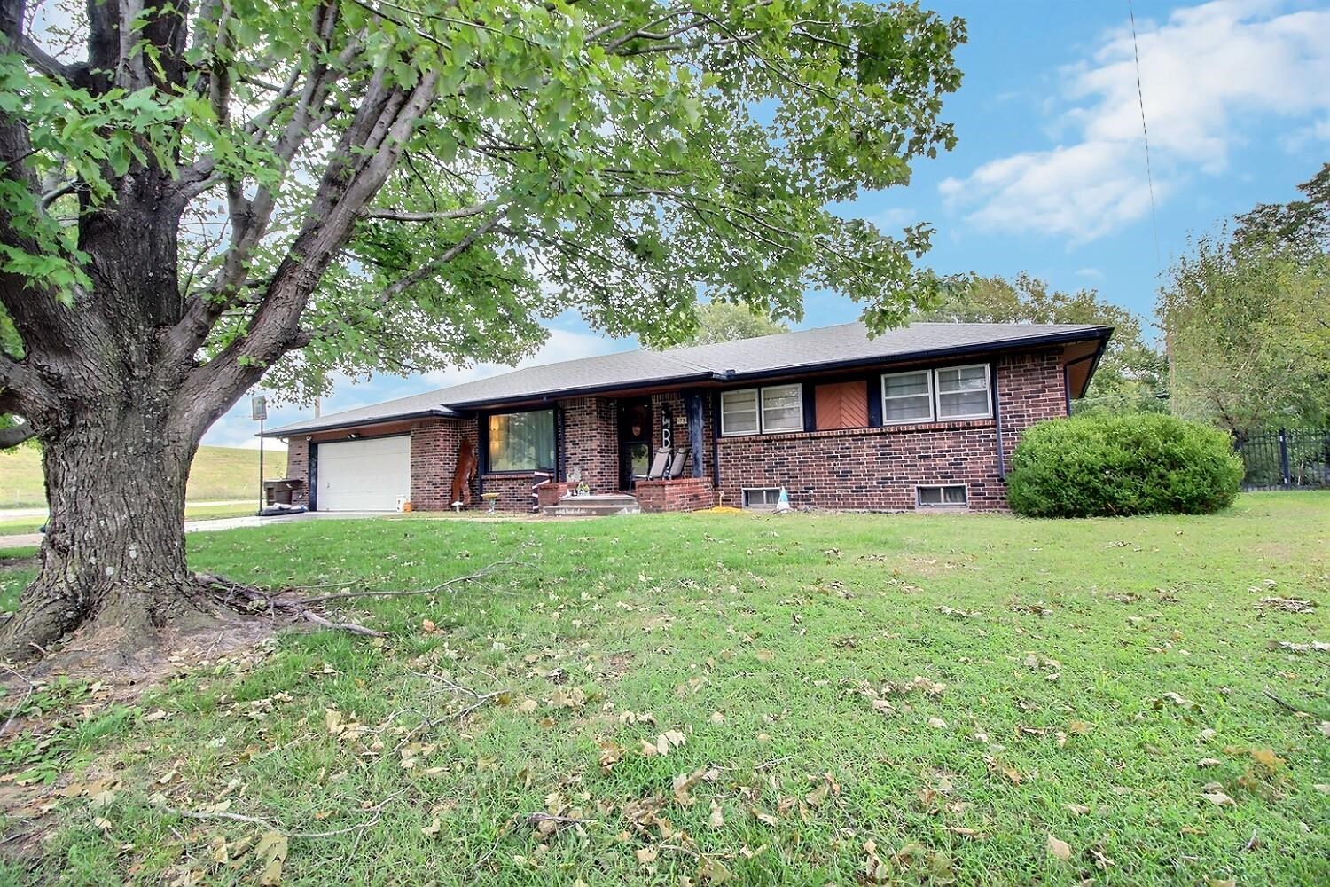 1752 N West Lynn Wichita KS 67212