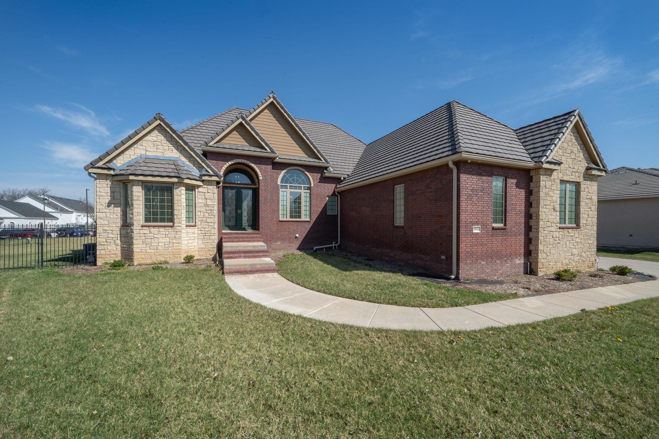 2901 N Fox Pointe Circle Wichita KS 67226