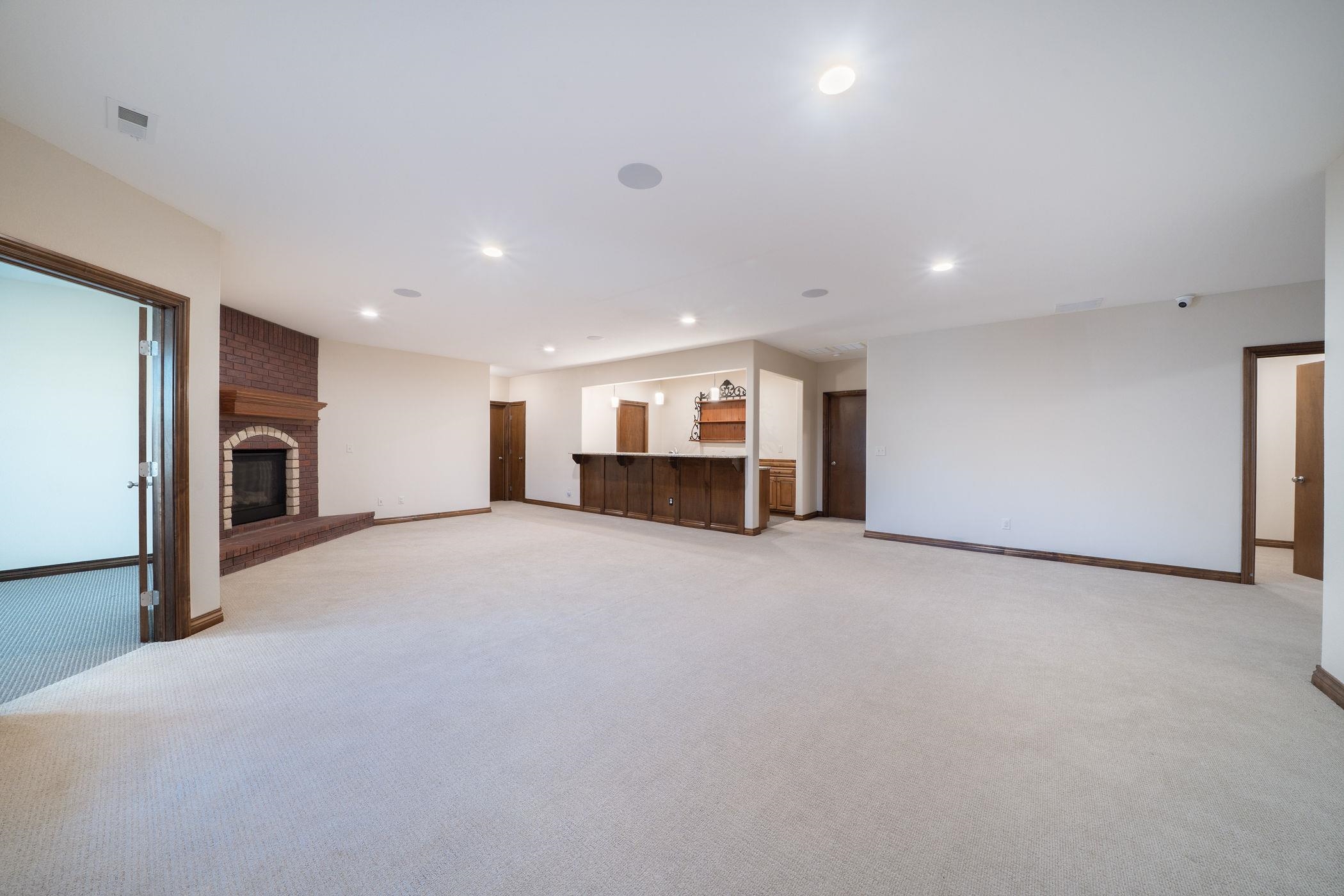 2901 N Fox Pointe Circle Wichita KS 67226