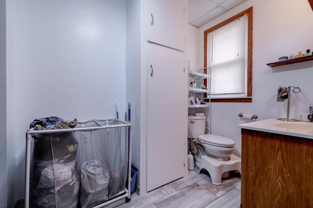 1302 Hackney Winfield KS 67156
