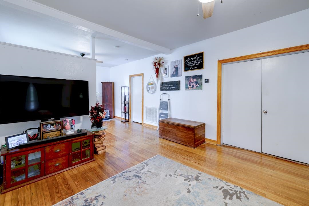 1302 Hackney Winfield KS 67156
