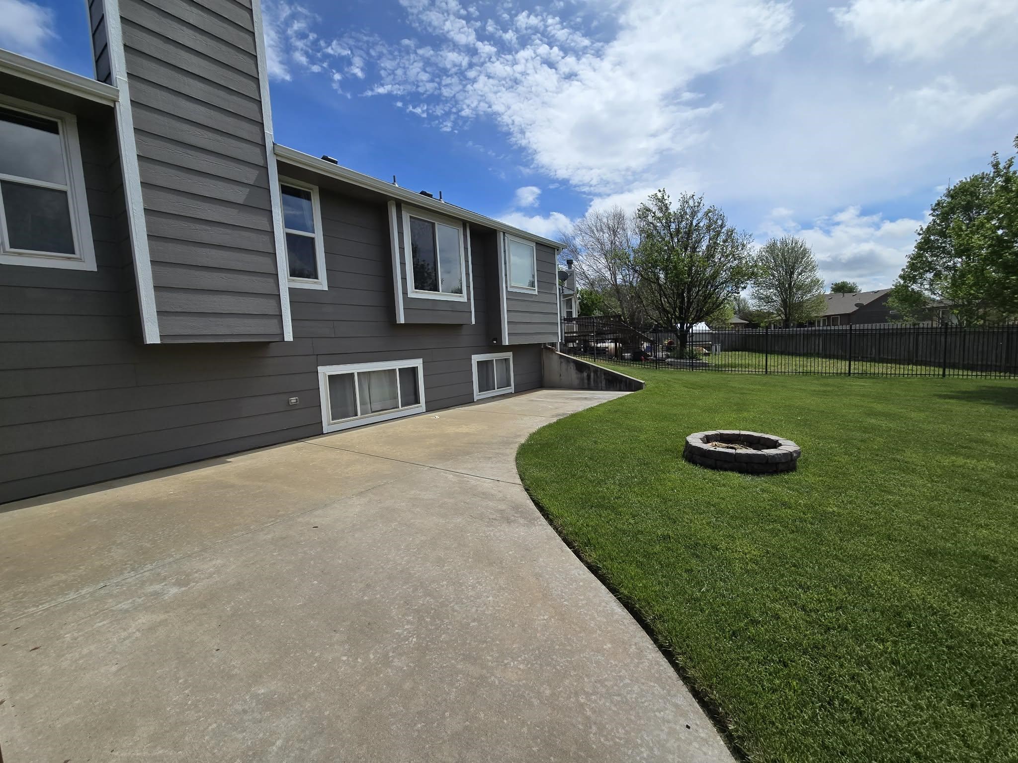 8841 N Hidden Lane Park City KS 67147