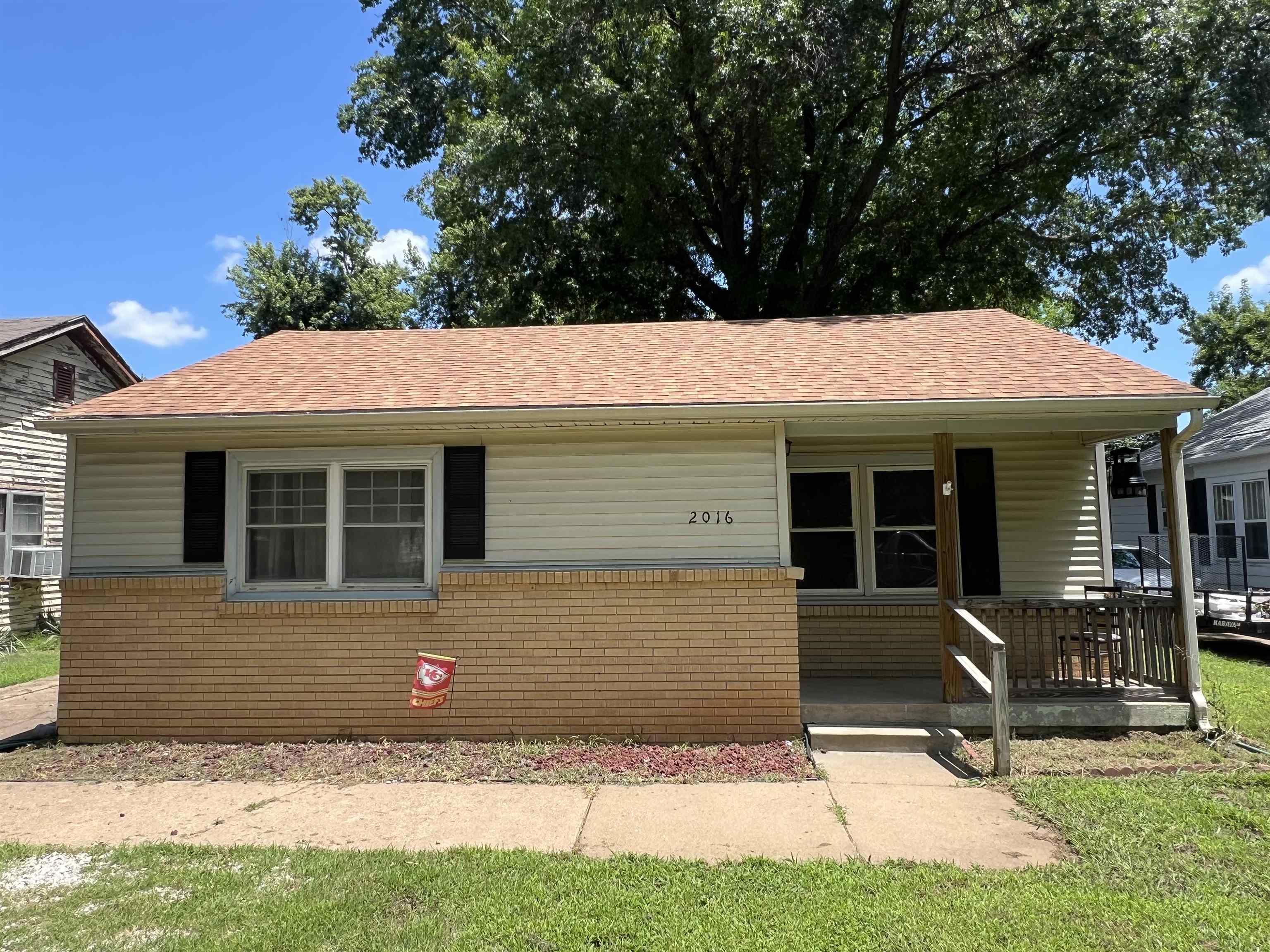 2016 Loomis Street Winfield KS 67156