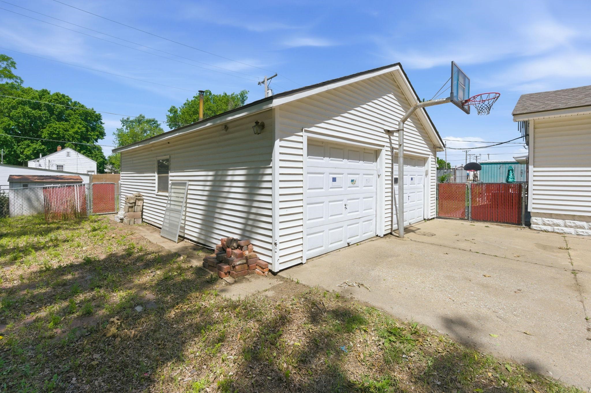 217 N Vine Street Wichita KS 67203-5842