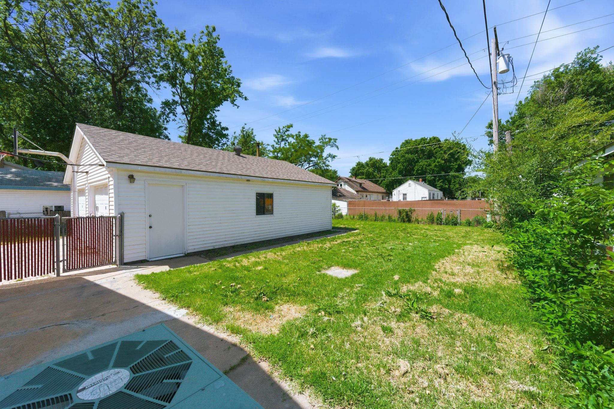 217 N Vine Street Wichita KS 67203-5842