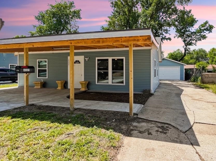 4557 S Hemlock Avenue Wichita KS 67216
