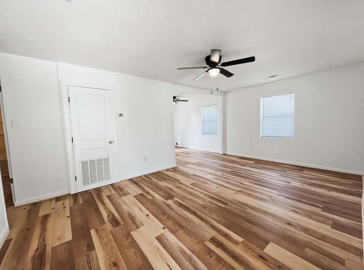 4557 S Hemlock Avenue Wichita KS 67216
