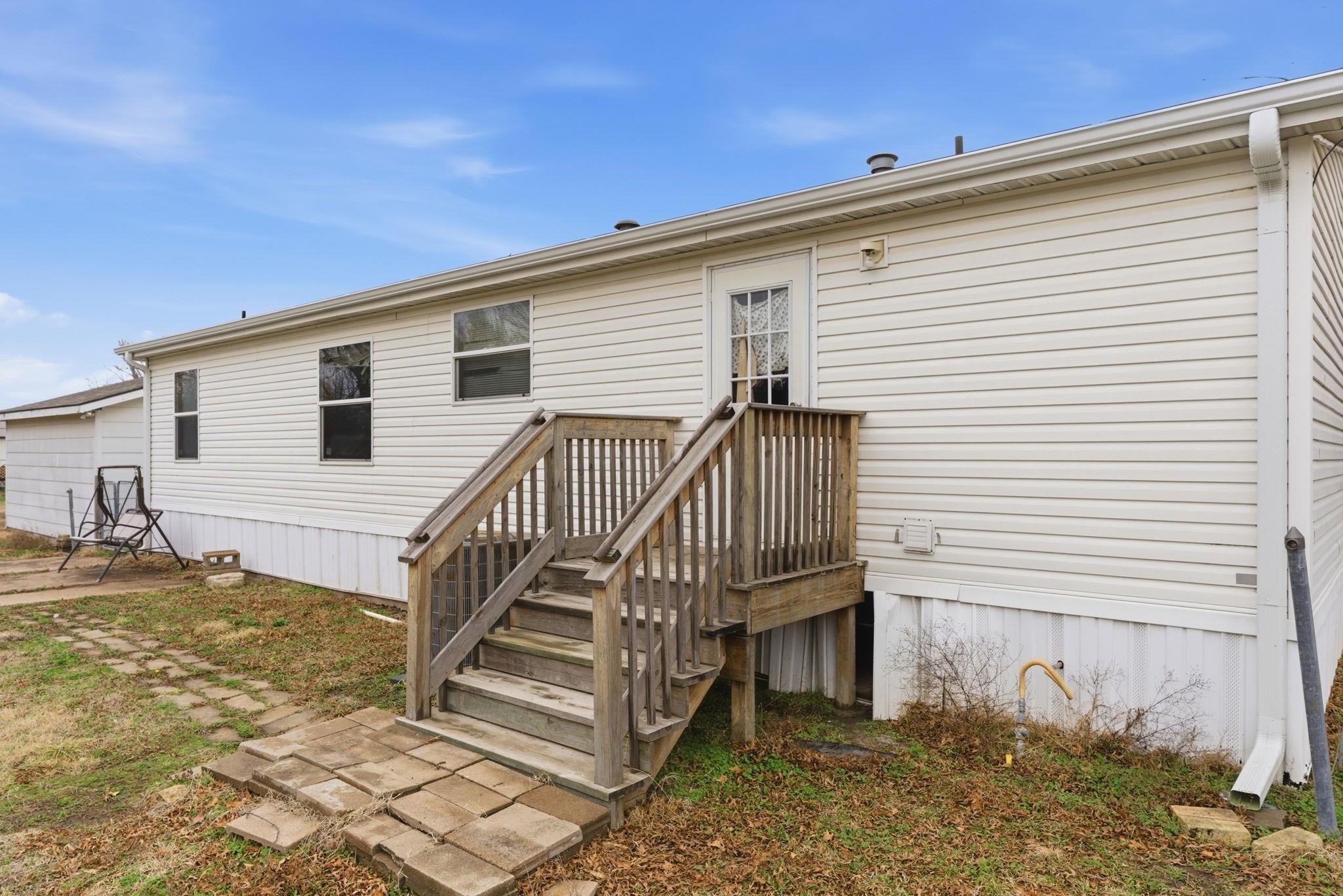 21311 85th Road Winfield KS 67156