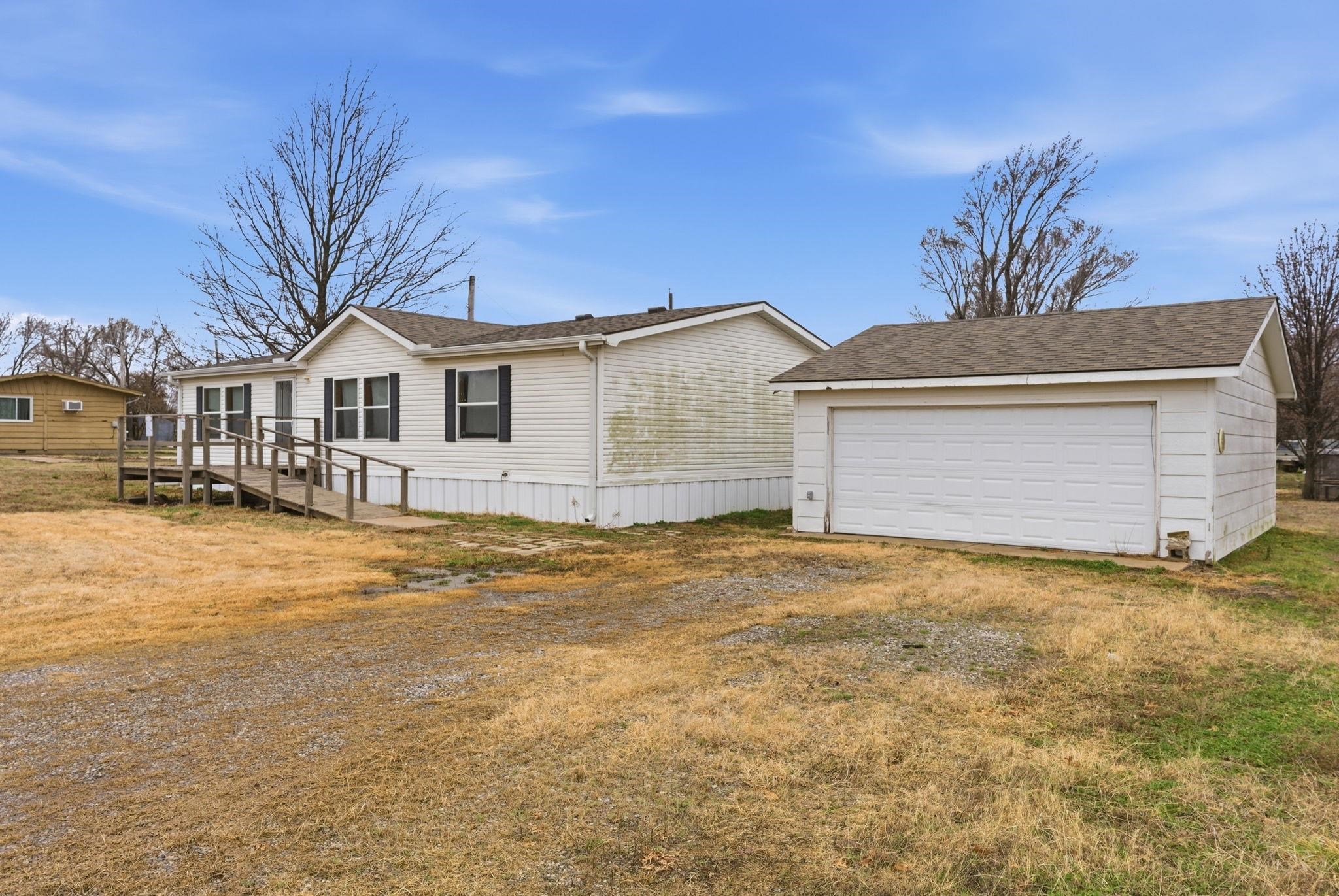 21311 85th Road Winfield KS 67156