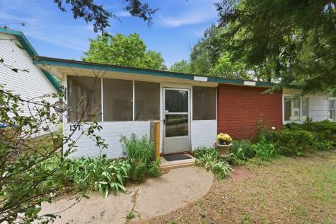 137 N Davidson Avenue Bentley KS 67016