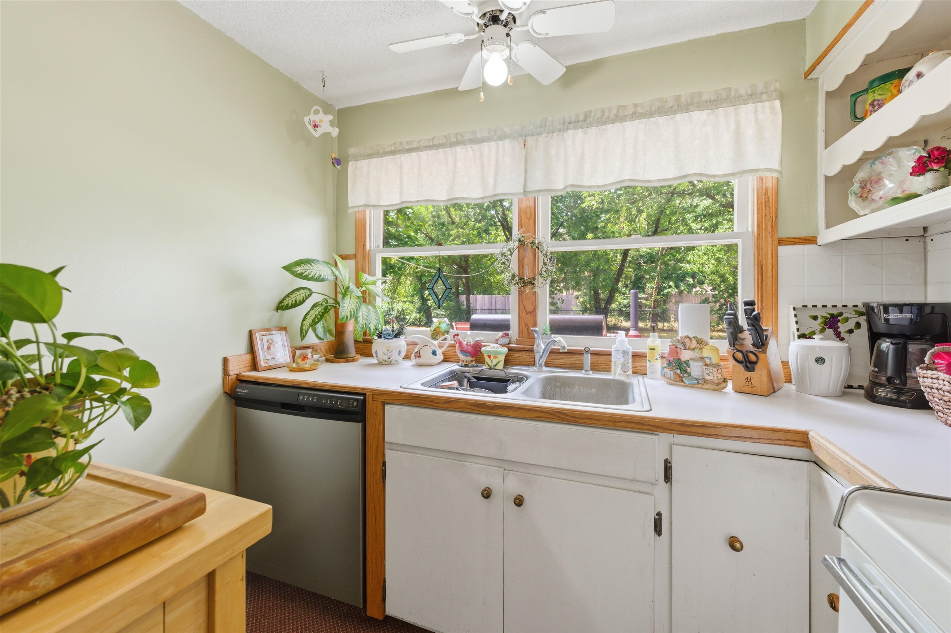 137 N Davidson Avenue Bentley KS 67016
