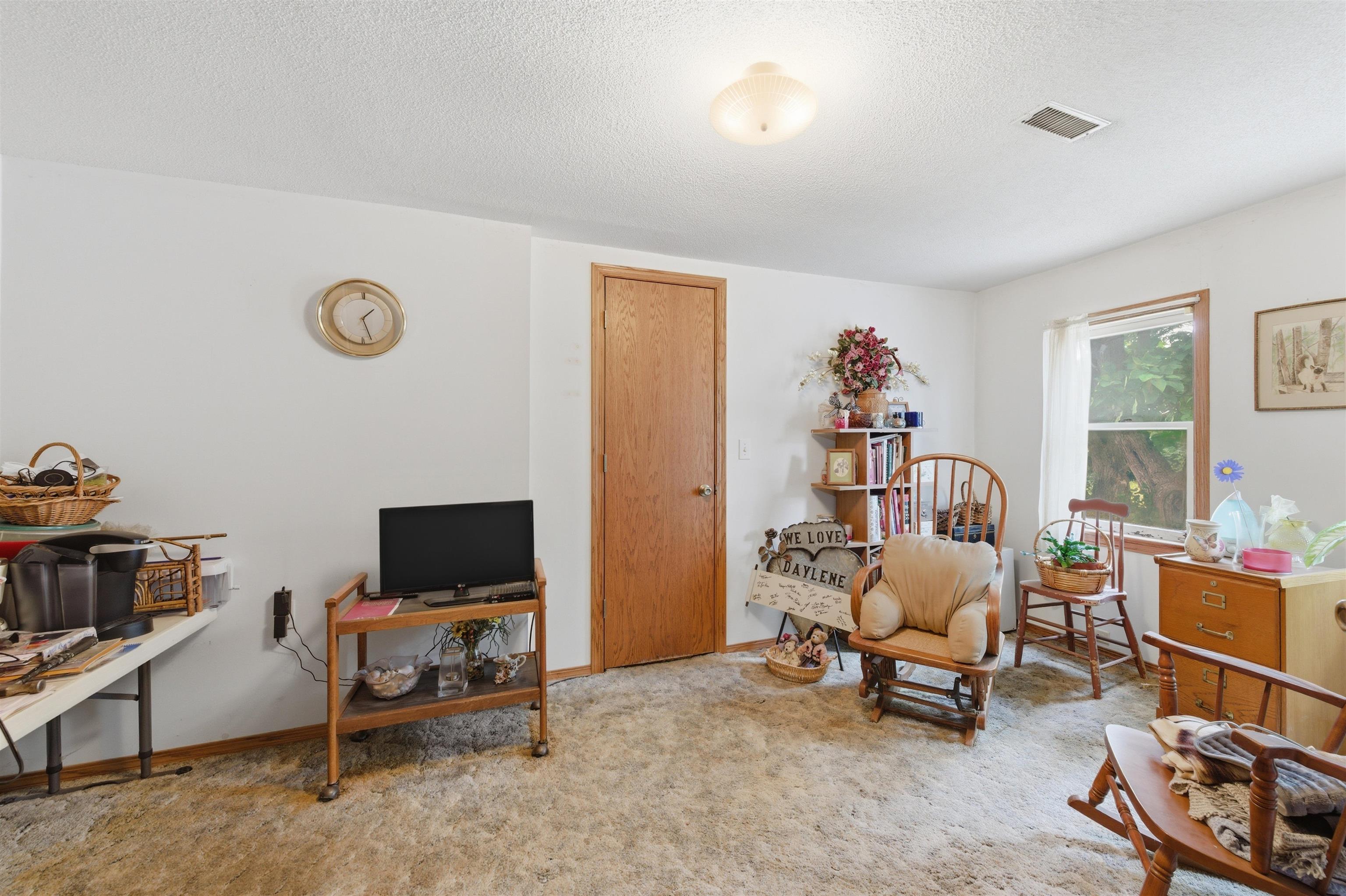 137 N Davidson Avenue Bentley KS 67016