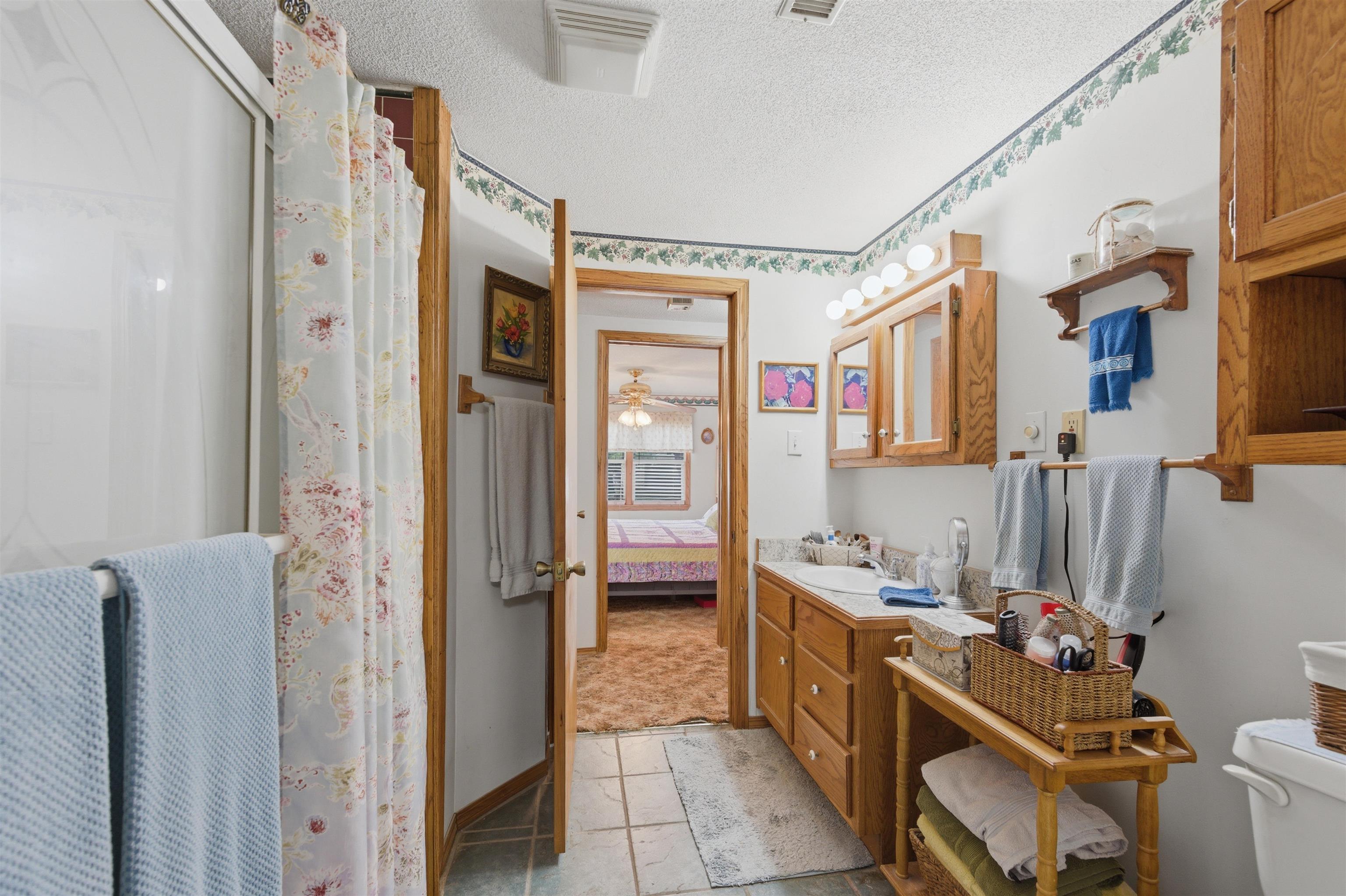 137 N Davidson Avenue Bentley KS 67016